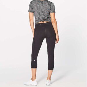 Lululemon Speed Up Crop (21") Black Full on Luxtreme size 6